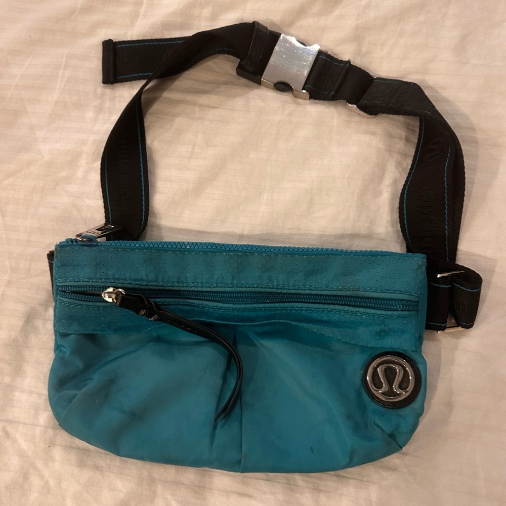 Lululemon travel pooch - Fanny pack- belt bag